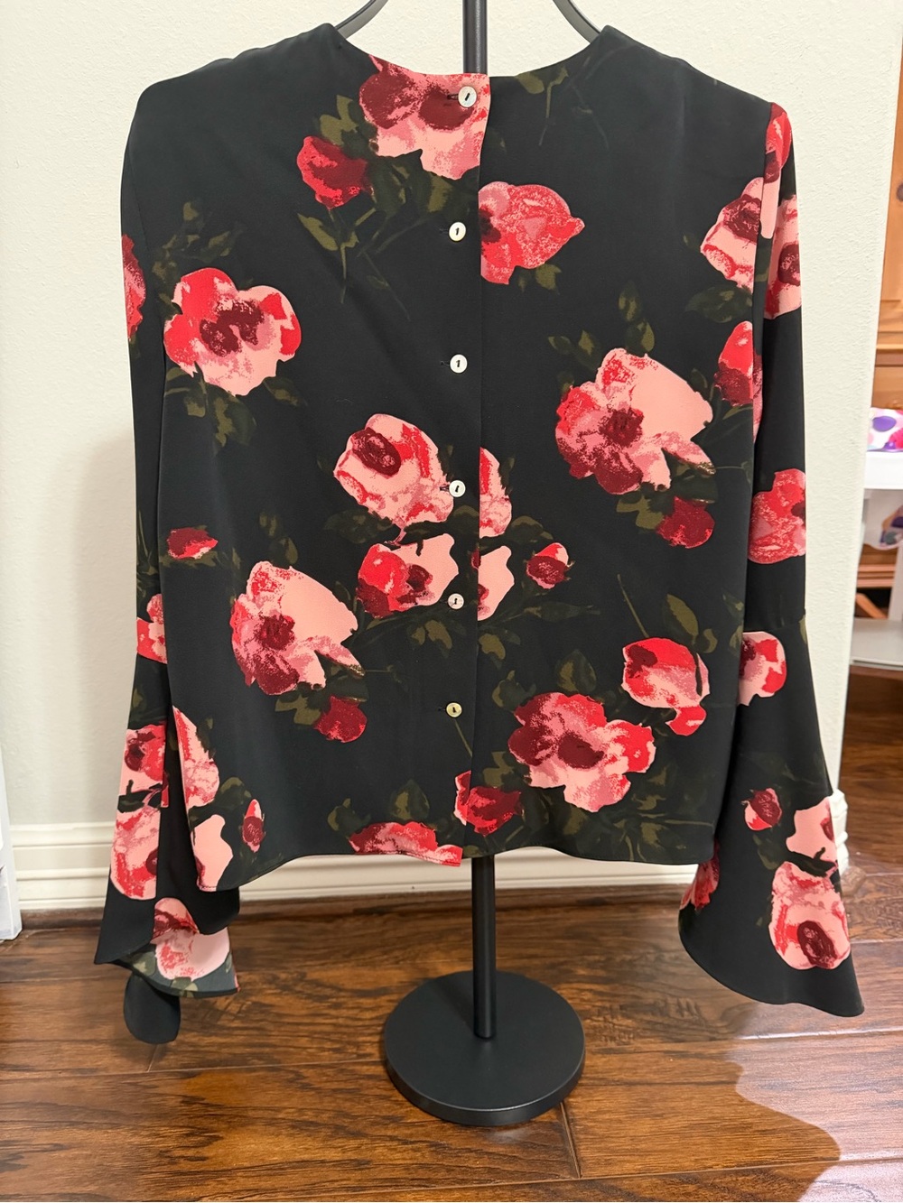 Carmen Marc Valvo Black Blouse with Red & Pink Floral Print - Picture 7 of 8